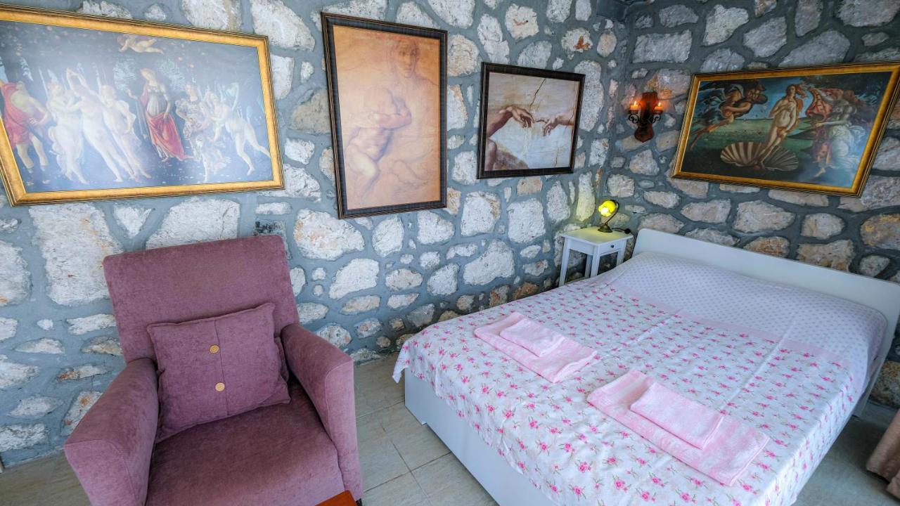 Teras Butik Apart คาราบูรุน ภายนอก รูปภาพ
