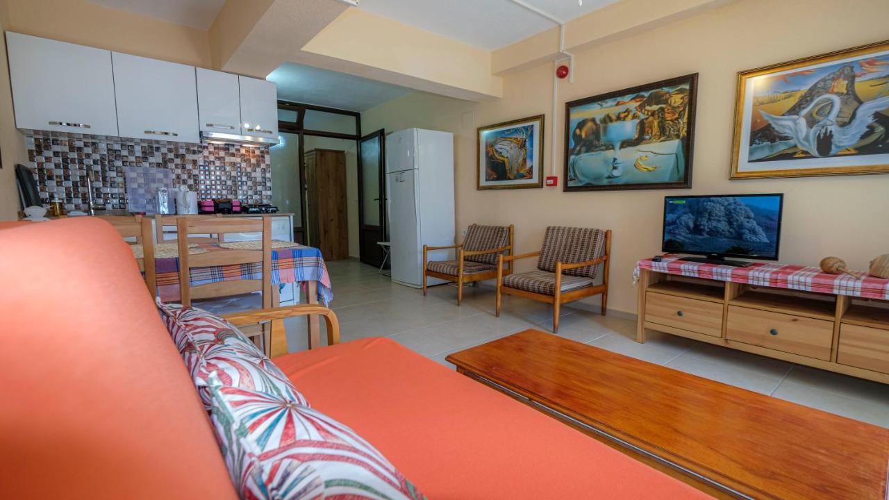 Teras Butik Apart คาราบูรุน ภายนอก รูปภาพ