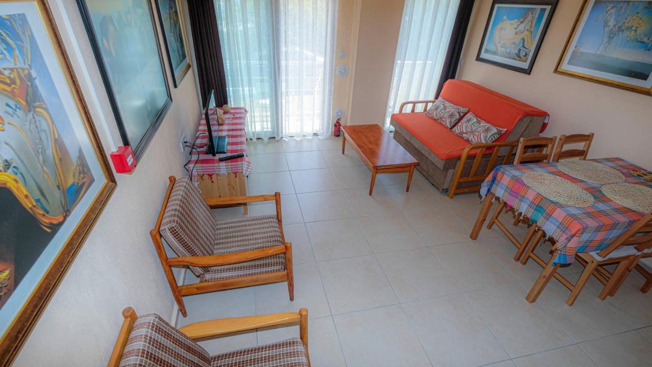Teras Butik Apart คาราบูรุน ภายนอก รูปภาพ