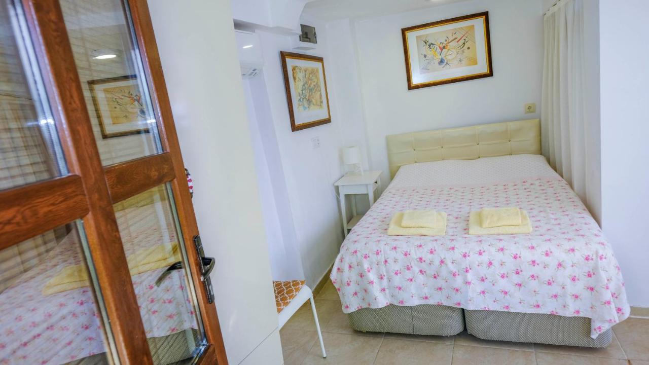 Teras Butik Apart คาราบูรุน ภายนอก รูปภาพ