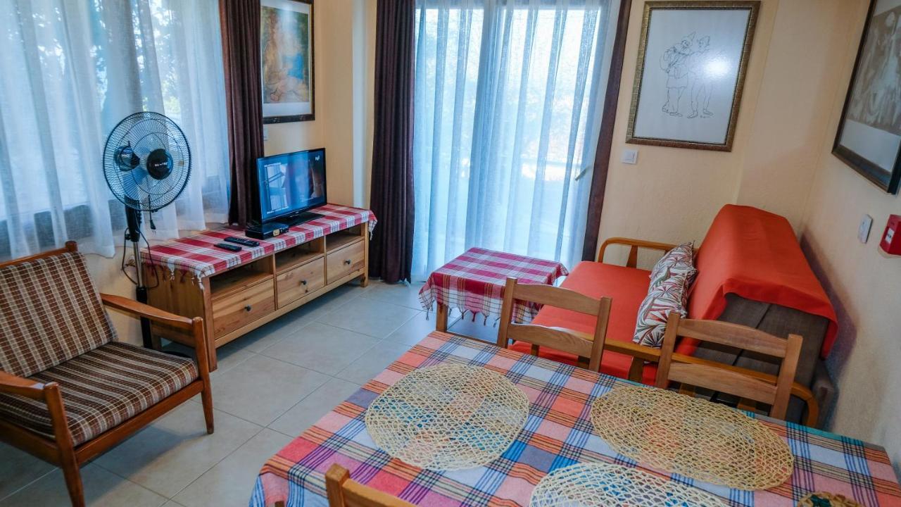 Teras Butik Apart คาราบูรุน ภายนอก รูปภาพ